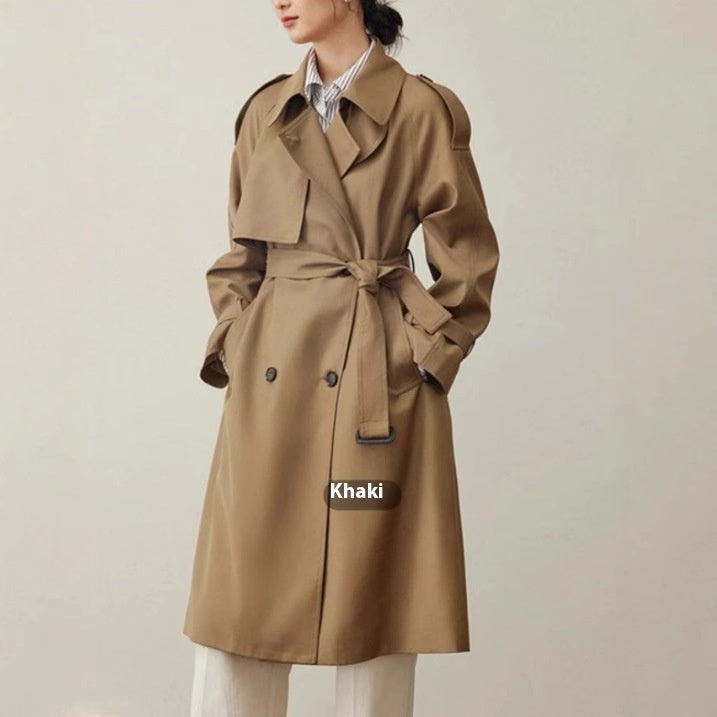 Trench Donna Medio-Lungo con Bottoni, Cintura e Spalline – Eleganza Stagionale