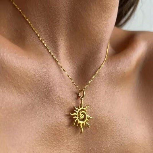 Collana Vortice Solare – Pendente Vuoto Minimalista Unisex