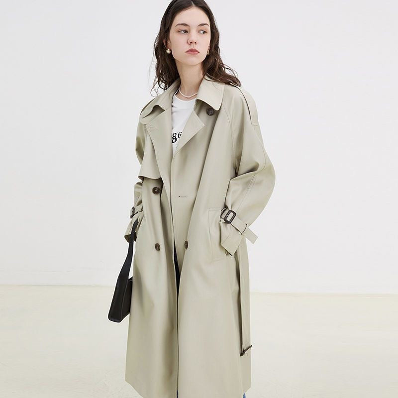 Trench Donna Medio-Lungo con Bottoni, Cintura e Spalline – Eleganza Stagionale